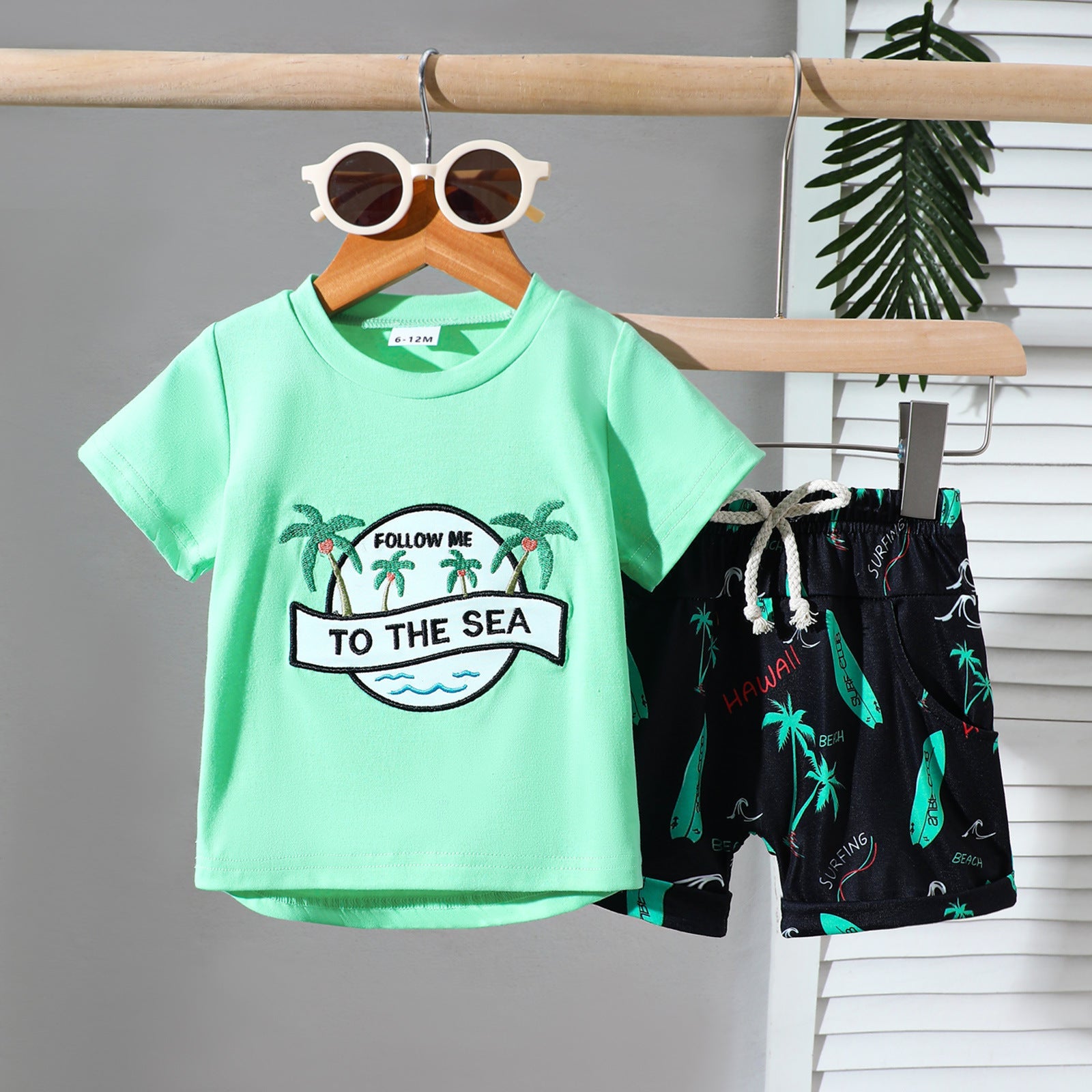 Linges et chaussures pour enfants