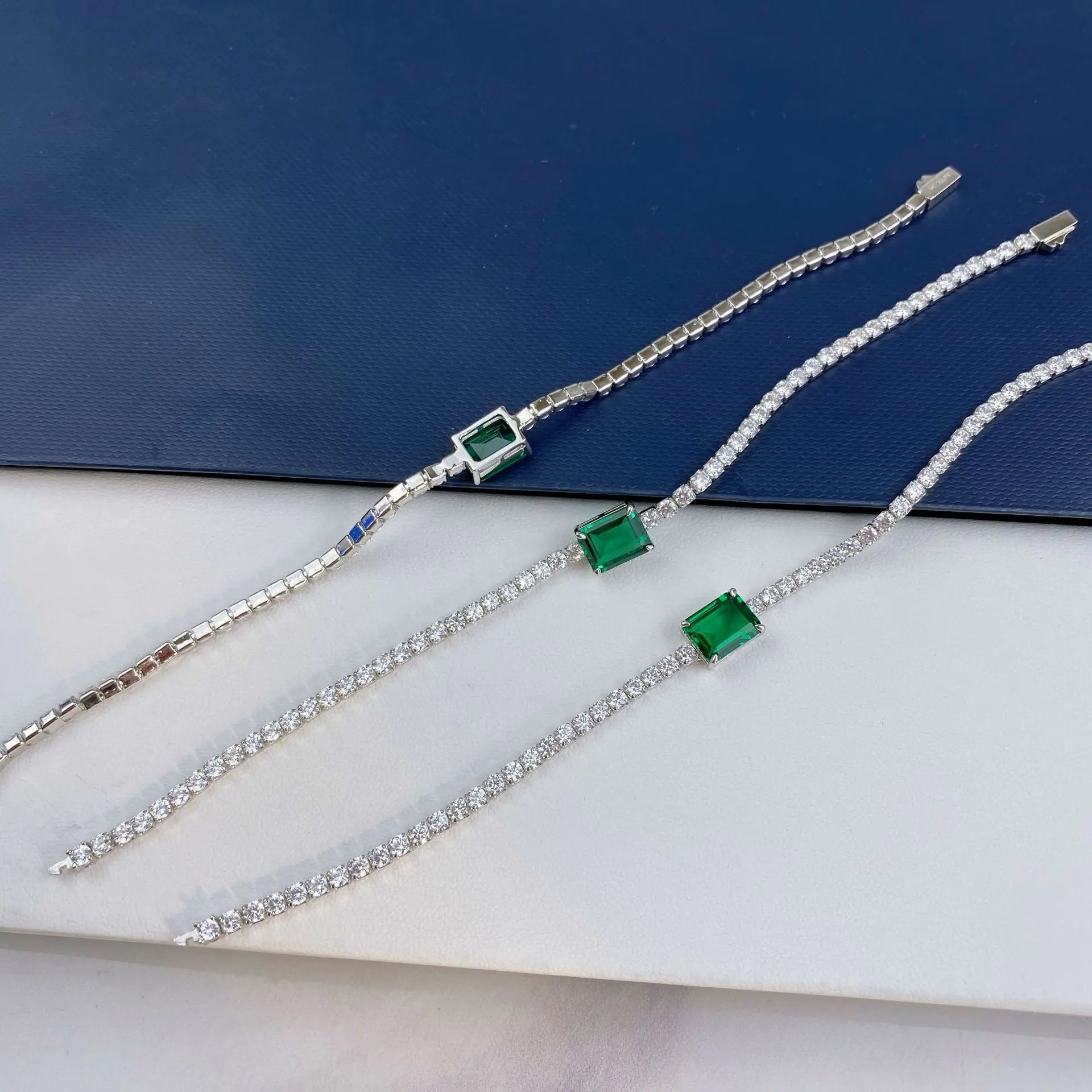 Bracelet ciel étoilé argenté- émeraude synthétique